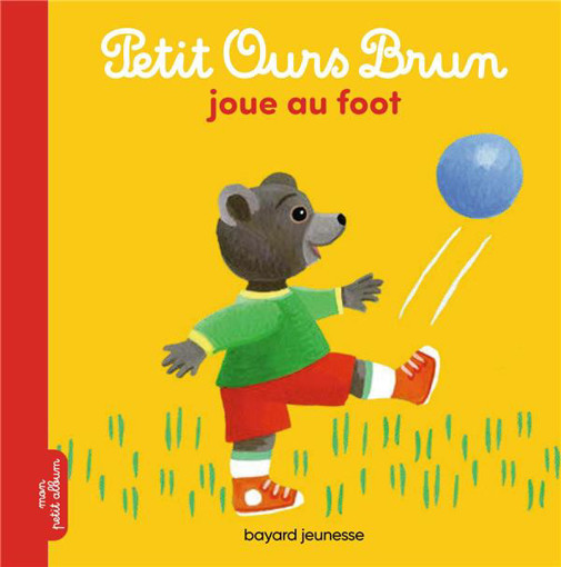 Picture of Petit Ours Brun Joue Au Foot